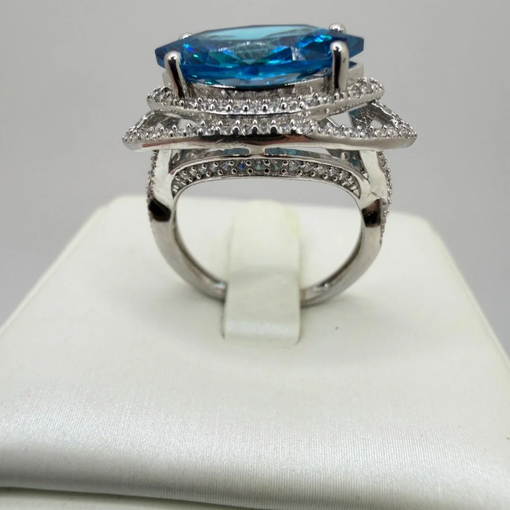 14x7mm East/West Marquise cut Blue ICE CZ w/ cz accent‎ ring in sterling silver!